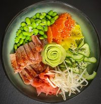 Poke bowl z tuńczykiem